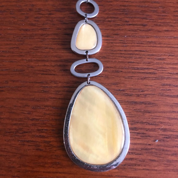 🎉HP🎉✨Mother of Pearl Necklace✨ - Picture 4 of 4